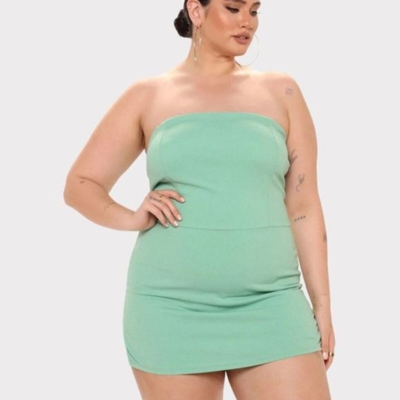 Fashion Nova Bella Tube Romper Sleeveless Skort Shorts Green Plus Sz 3X NWT - Picture 1 of 6